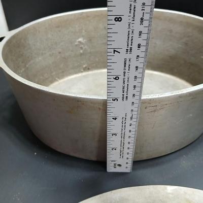 Two vintage Alden cast aluminum pots - Dutch oven - stock pot - Oval with lid and round with no lid