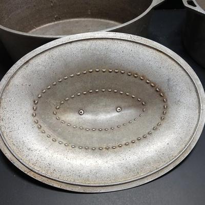 Two vintage Alden cast aluminum pots - Dutch oven - stock pot - Oval with lid and round with no lid