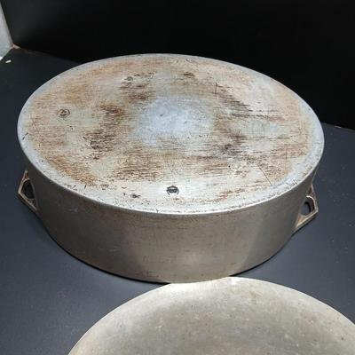 Two vintage Alden cast aluminum pots - Dutch oven - stock pot - Oval with lid and round with no lid