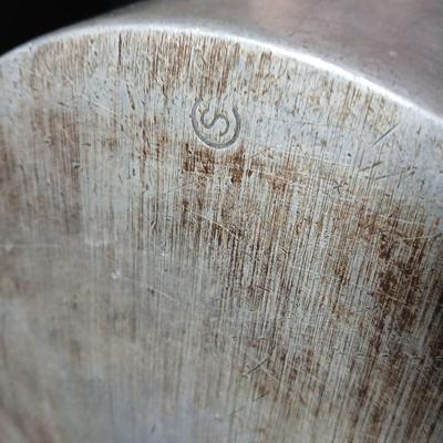 Two vintage Alden cast aluminum pots - Dutch oven - stock pot - Oval with lid and round with no lid