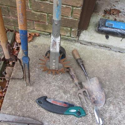 Post Hole Digger Shovel & Pick Axe