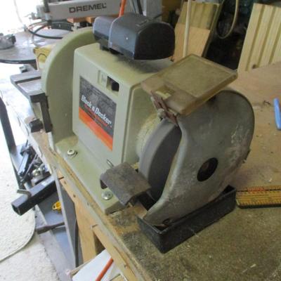 Black & Decker Finishing Machine Bench Grinder & Sander