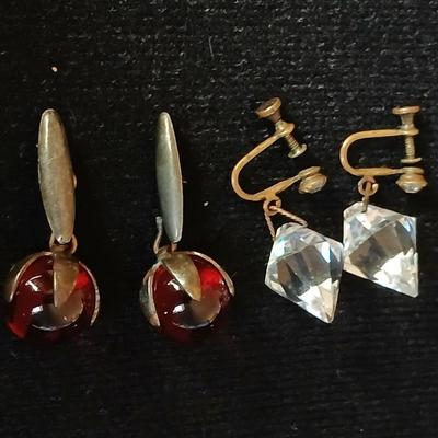 Antique ruby red glass stone / marble cufflinks - Crystal screw back earrings - and Vintage stone beaded necklace with fancy links