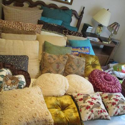 Assortment Of Throw Pillows Various Colors & Sizes Choice 2