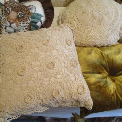 Assortment Of Throw Pillows Various Colors & Sizes Choice 2