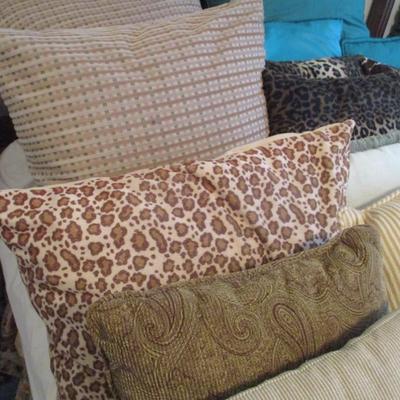 Assortment Of Throw Pillows Various Colors & Sizes Choice 2