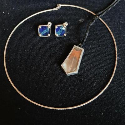 .925 Italy marked cable choker necklace a .925 marked pair of vintage blue earrings and a stain glass / stone like feather pendant