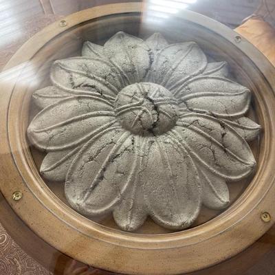 Too Of round table 