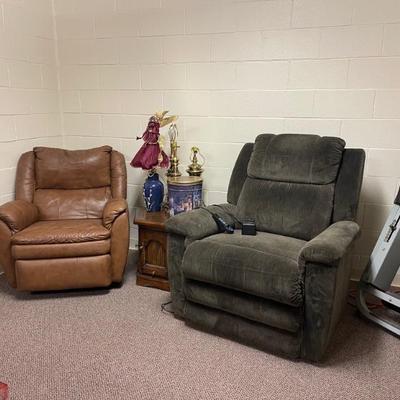Recliners in downstairs 