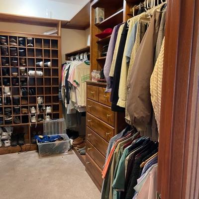 Master closet 