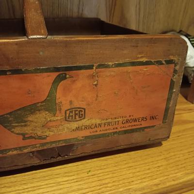 ANTIQUE BLUE GOOSE AMERICAN FRUIT GROWERS BOX