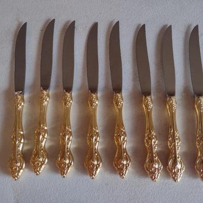 Romantic Rose Japan Serrated Table Knife Set- Eight Pieces