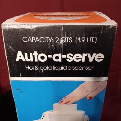 1 1/2 QUART SIP MASTER CROCK POT AND AN AUTO-A-SERVE PUMP POT FOR HOT OR COLD BEVERAGES