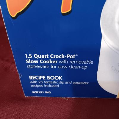 1 1/2 QUART SIP MASTER CROCK POT AND AN AUTO-A-SERVE PUMP POT FOR HOT OR COLD BEVERAGES