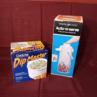 1 1/2 QUART SIP MASTER CROCK POT AND AN AUTO-A-SERVE PUMP POT FOR HOT OR COLD BEVERAGES