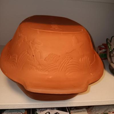 TERRA COTTA ROASTER AND A CLAY BIRD THEMED BOWL