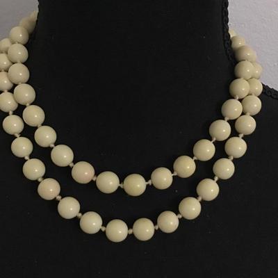 Vintage. Ciner Double Straned Knotted Beaded Necklace