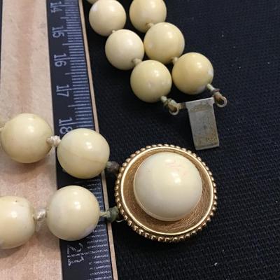 Vintage. Ciner Double Straned Knotted Beaded Necklace