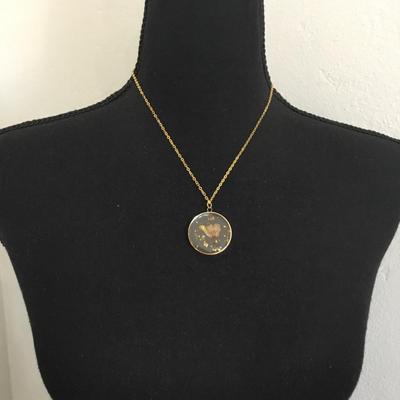 Super cute, acrylic, gold. Flake flower necklace.