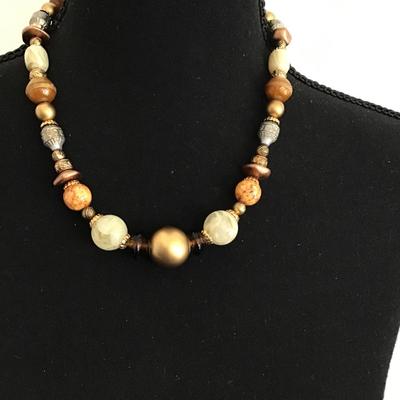 Nice faux beaded necklace