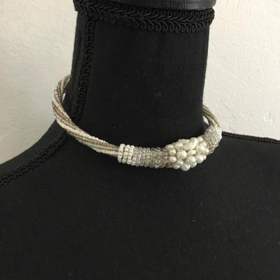 Pretty vintage glass, beaded faux, pearl choker/collar necklace
