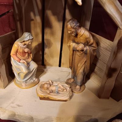A WONDERFUL NATIVITY SCENE WITH WOODEN HAND CARVED ANRI & KARL KUOLT FIGURES