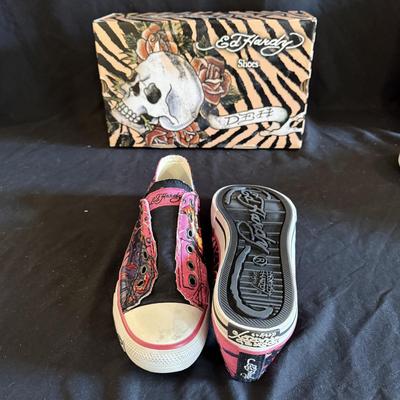 Ed Hardy & Brighton Sneakers Size 7 (GB1-BM)