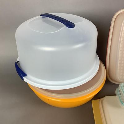 K8050 Assorted Food Containers Lot
