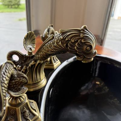 611 Dolphin Handled Faucet with Demilune Sink Base