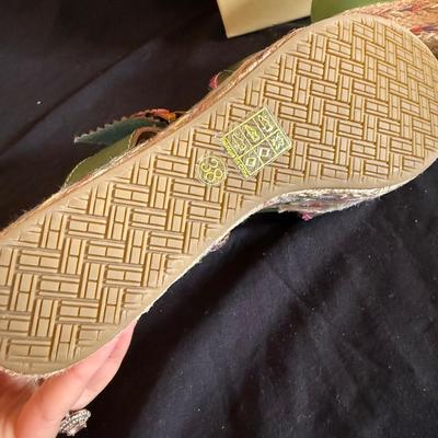 L’ Artiste Spring Step Healed Sandals size 6.5-8 (GB1-BM)