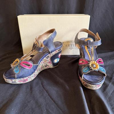 L’ Artiste Spring Step Healed Sandals size 6.5-8 (GB1-BM)