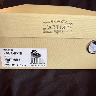 L’ Artiste Spring Step Healed Sandals size 6.5-8 (GB1-BM)