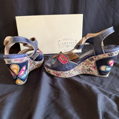L’ Artiste Spring Step Healed Sandals size 6.5-8 (GB1-BM)