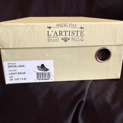 L’ Artiste Spring Step Healed Sandals size 6.5-8 (GB1-BM)