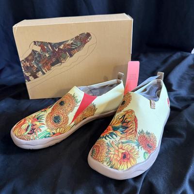 Mackenzie-Childs Rain Boots and Other Outdoor Footwear Size 7-8 (GB1-BM)