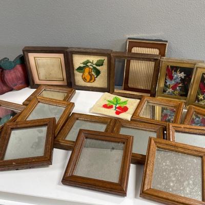 Small picture frames and mirrors