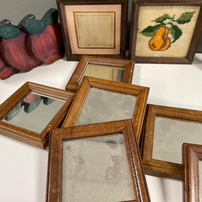 Small picture frames and mirrors