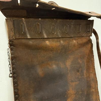 Antique Leather Mailbag (D-BM)