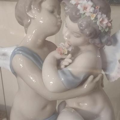Lladro 'Heaven and Earth' #1824 Cherub Ceramic Figurine with Glass Display Case with Original Box