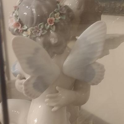 Lladro 'Heaven and Earth' #1824 Cherub Ceramic Figurine with Glass Display Case with Original Box