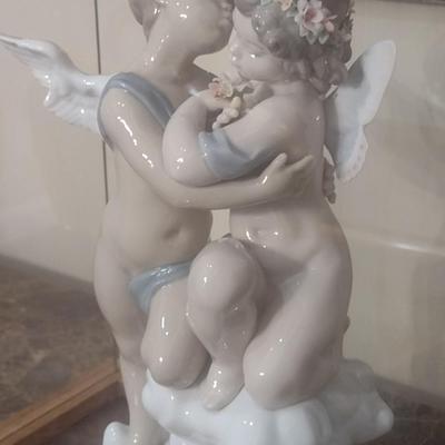Lladro 'Heaven and Earth' #1824 Cherub Ceramic Figurine with Glass Display Case with Original Box