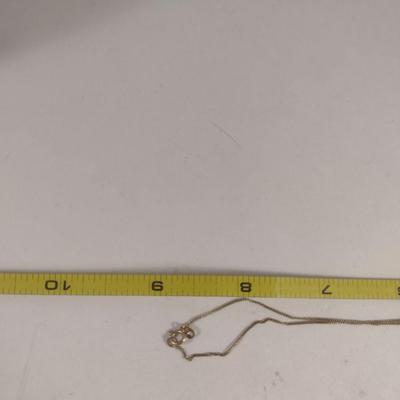 14 Karat Yellow Gold Pendant with Chain- Approx 3.6 Grams Total Weight (#21)