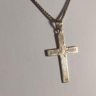 14 Karat Yellow Gold Cross Pendant with Chain- Approx 5.4 Grams Total Weight (#23)
