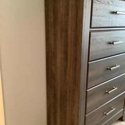 M750 Ashley Furniture Grey Five Drawer Dresser