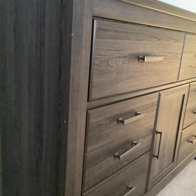M752 Ashley Furniture Grey 8 Drawer Dresser