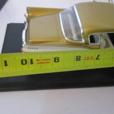 1970 Chevrolet Chevelle 88 & 1957 Studabakar Golden Hawk Model Cars