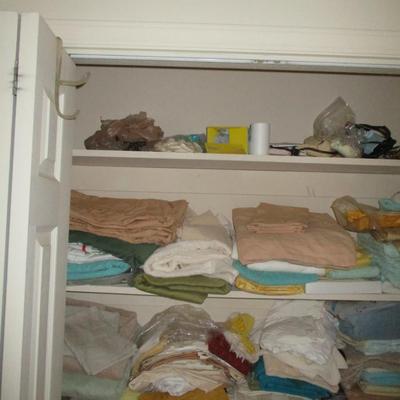 Closet Of Lines Towels & Sheets