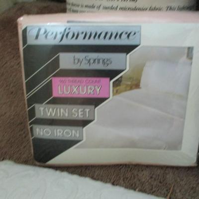 Blankets Pillow & Sheets Choice 1