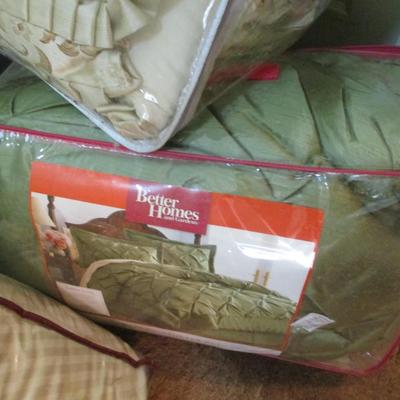 Comforters Lot 4