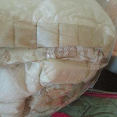 Comforters Lot 4